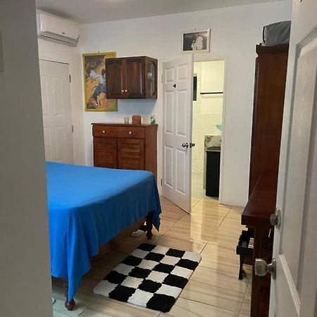 Centrally Located Room - 5 Порт-Антонио Экстерьер фото