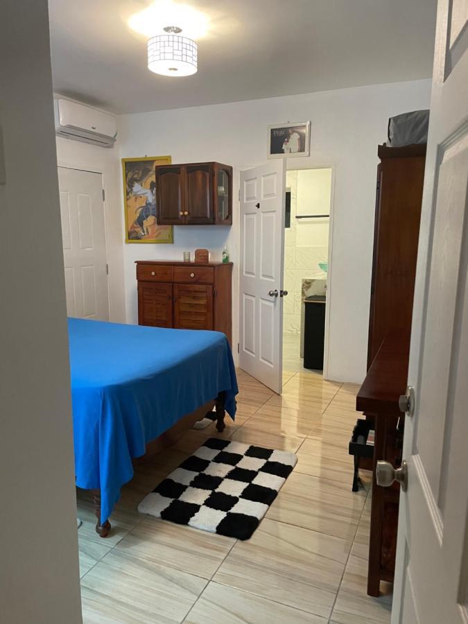 Centrally Located Room - 5 Порт-Антонио Экстерьер фото