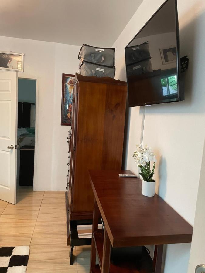 Centrally Located Room - 5 Порт-Антонио Экстерьер фото